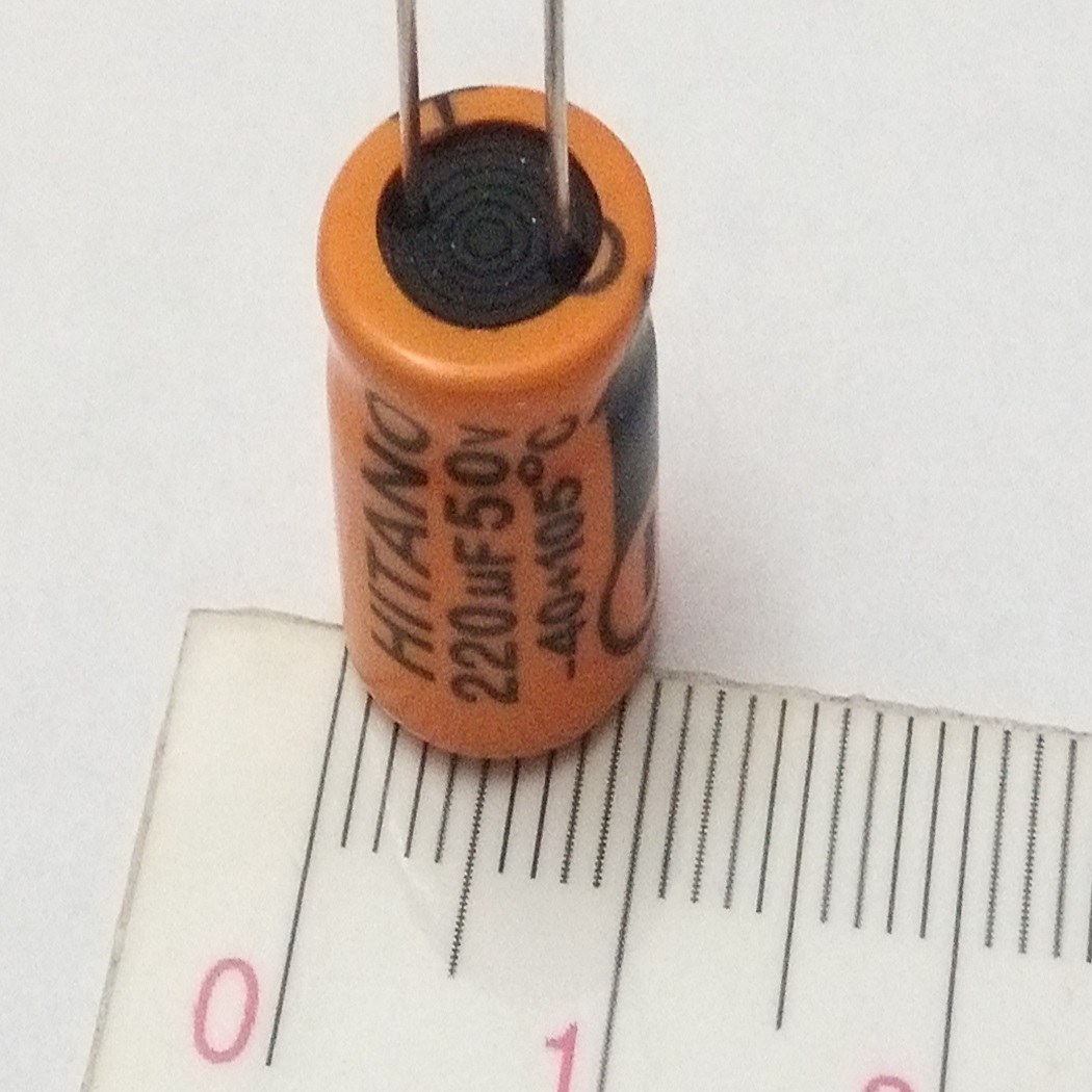 خازن الکترولیتی 220 میکروفاراد 50 ولت هیتانو خازن 220uf 50v hitano